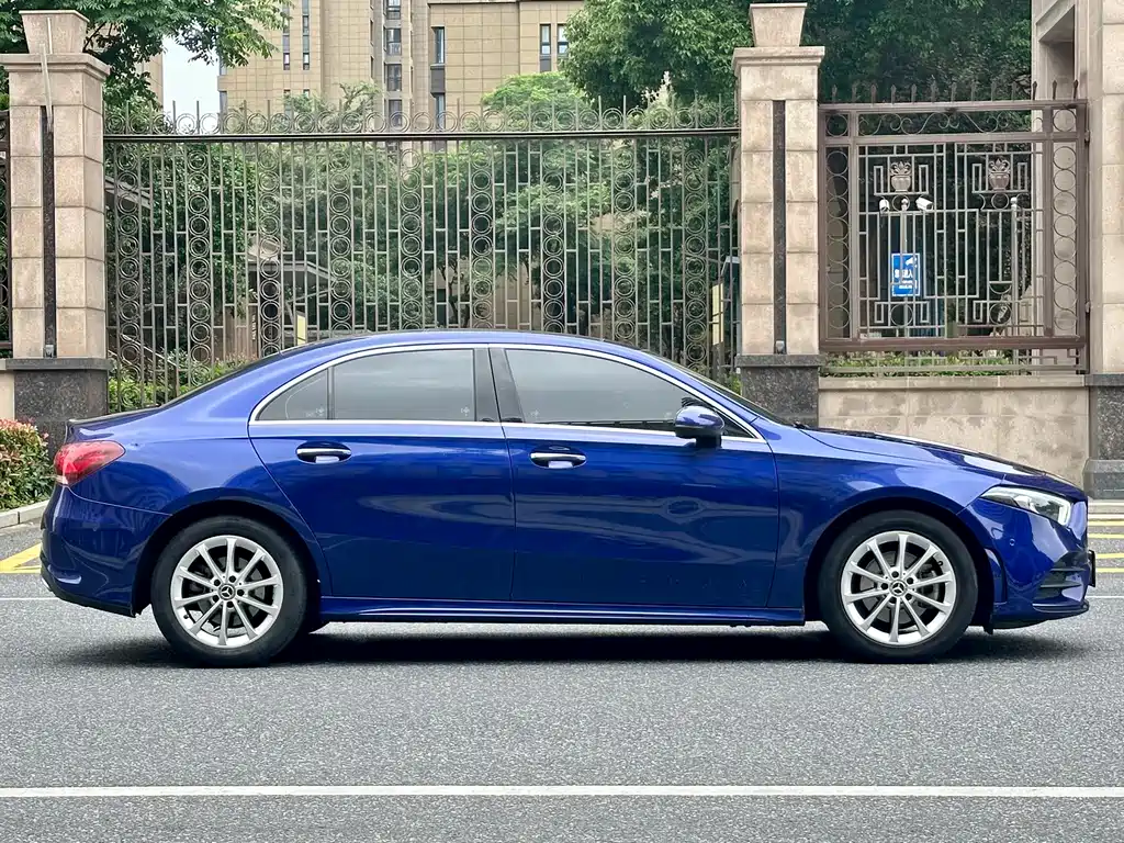 Mercedes-Benz A-Class 2021 — фото 3