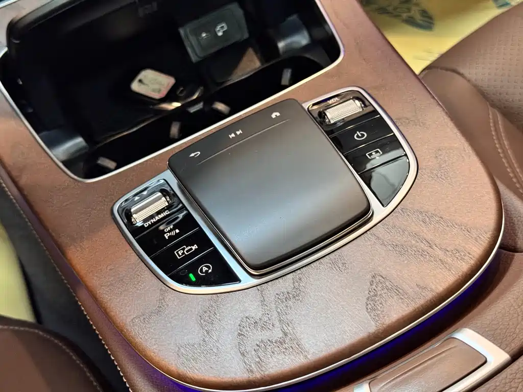 Mercedes-Benz E-Class 2023 — фото 11