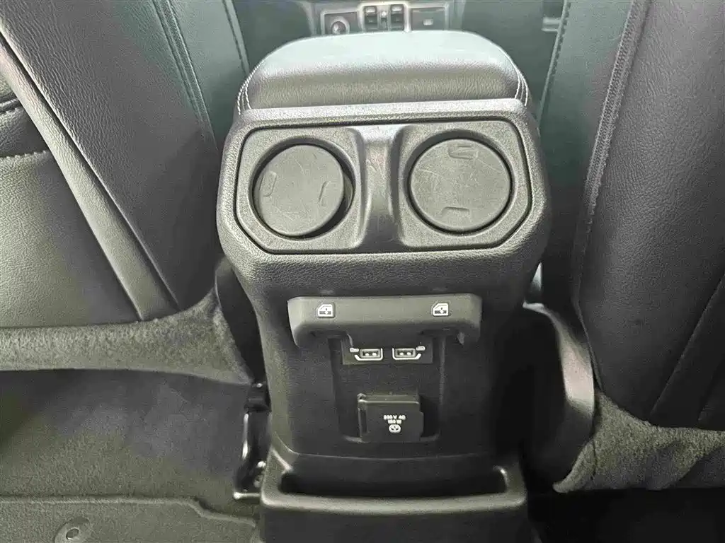 Jeep Wrangler 2020 — фото 15
