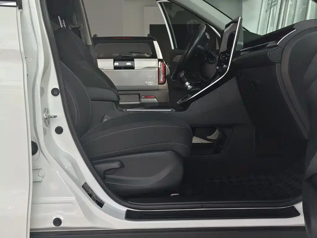 Haval M6 2023 — фото 15