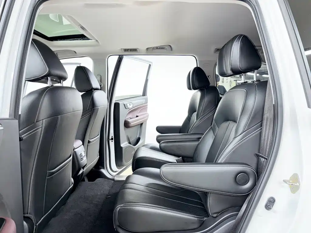 GAC Motor Trumpchi M6 2022 — фото 8