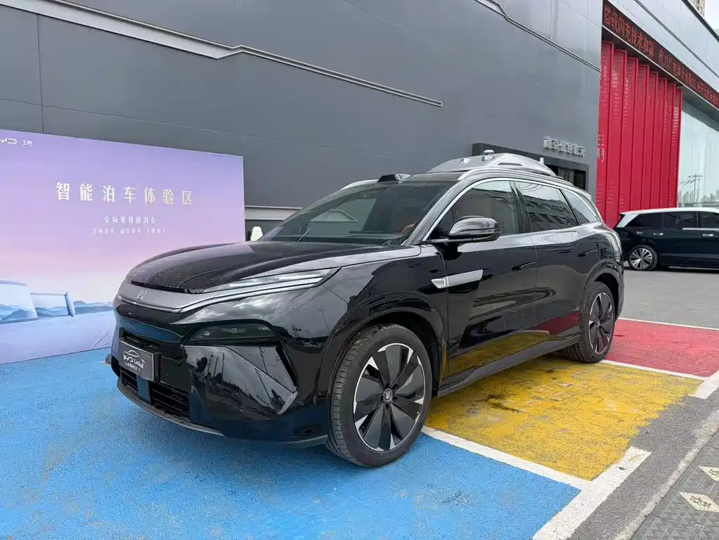 BYD Tang L 2025