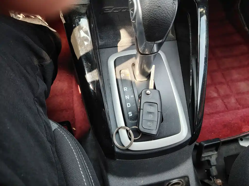 Ford Ecosport 2015 — фото 22