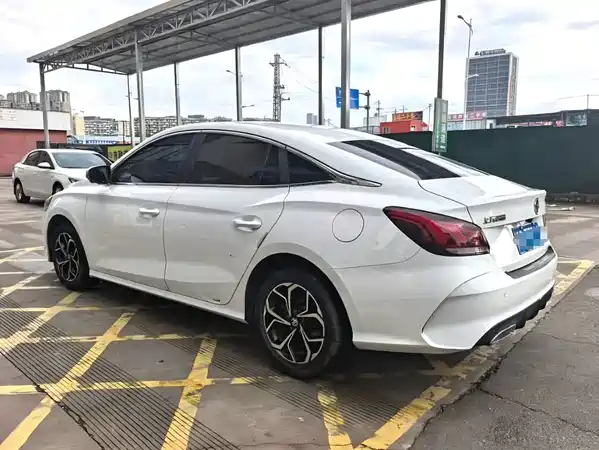 MG5 2022
