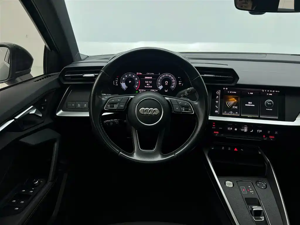 Audi A3 2023 — фото 18
