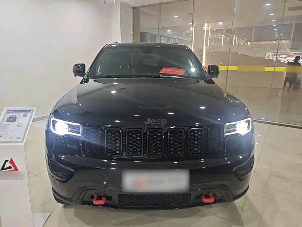 Jeep Grand Cherokee 2021 — фото 3