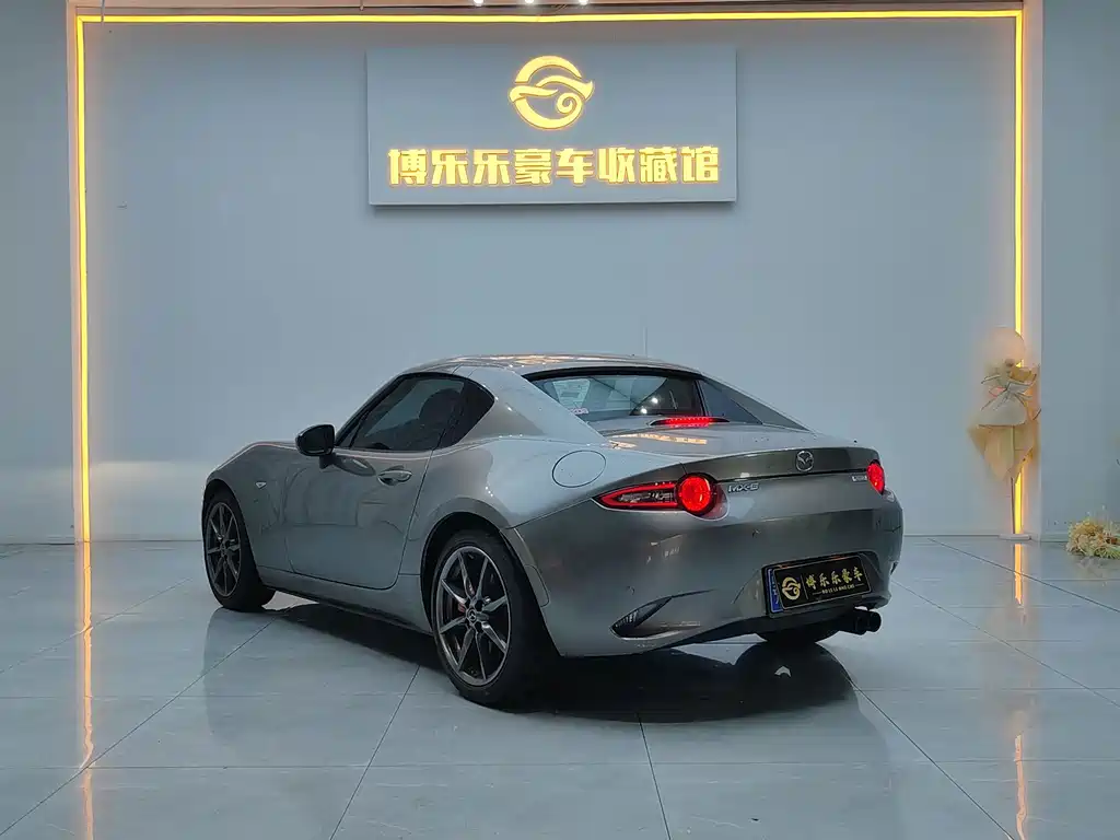 Mazda MX-5 2018 — фото 17