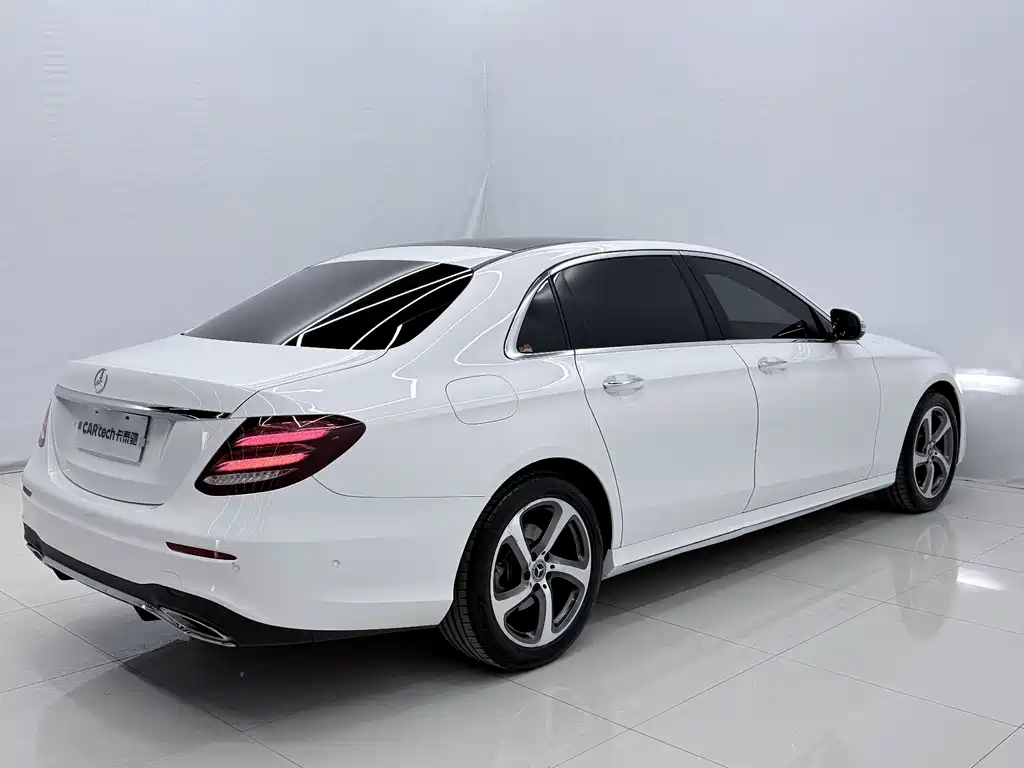 Mercedes-Benz E-Class 2017 — фото 18