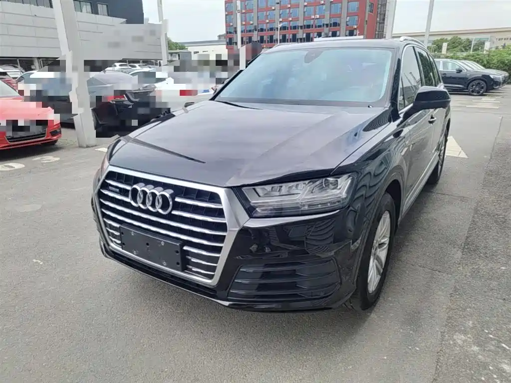 Audi Q7 2019 — фото 1