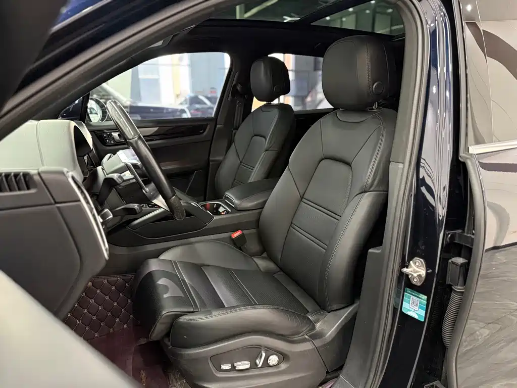 Porsche Cayenne Hybrid 2020 — фото 15