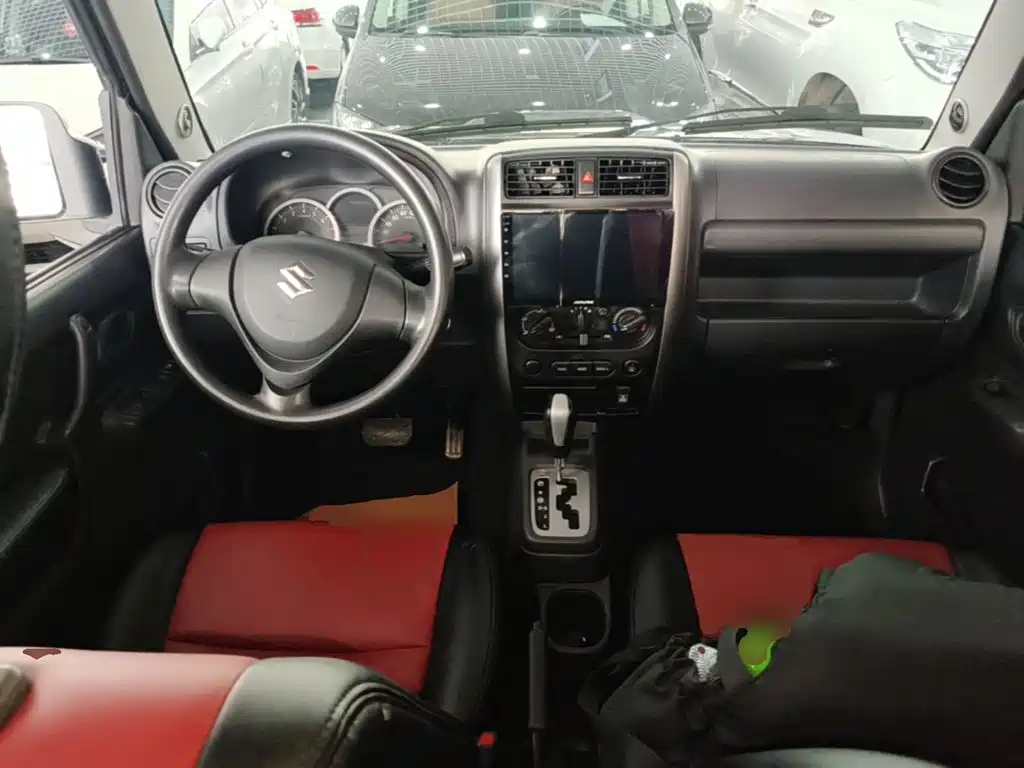 Suzuki Jimny 2018 — фото 10