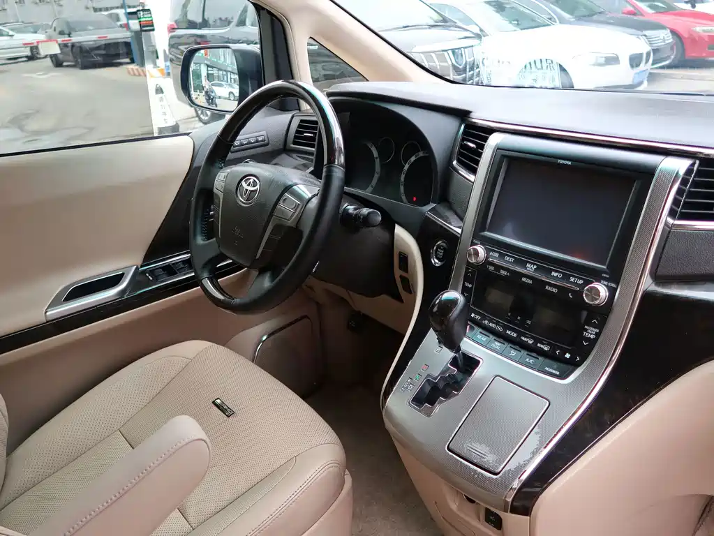 Toyota Alphard 2013 — фото 12