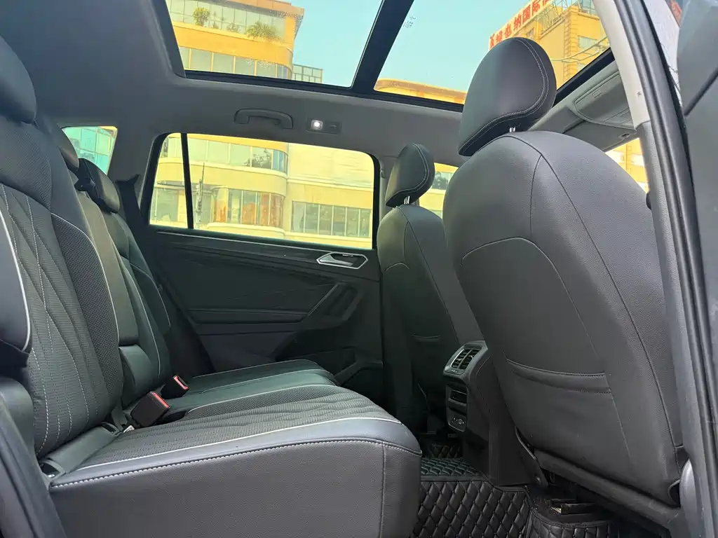 Volkswagen Tiguan L 2023