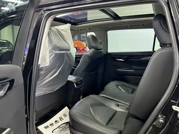 Toyota Highlander 2021