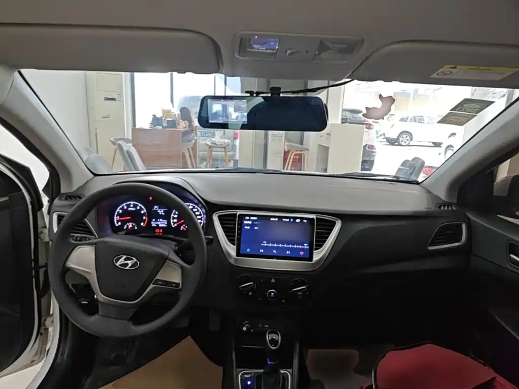 Hyundai Verna 2019 — фото 10