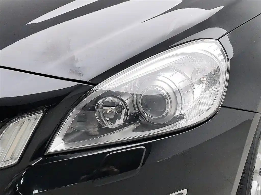 Volvo V60 2013 — фото 7