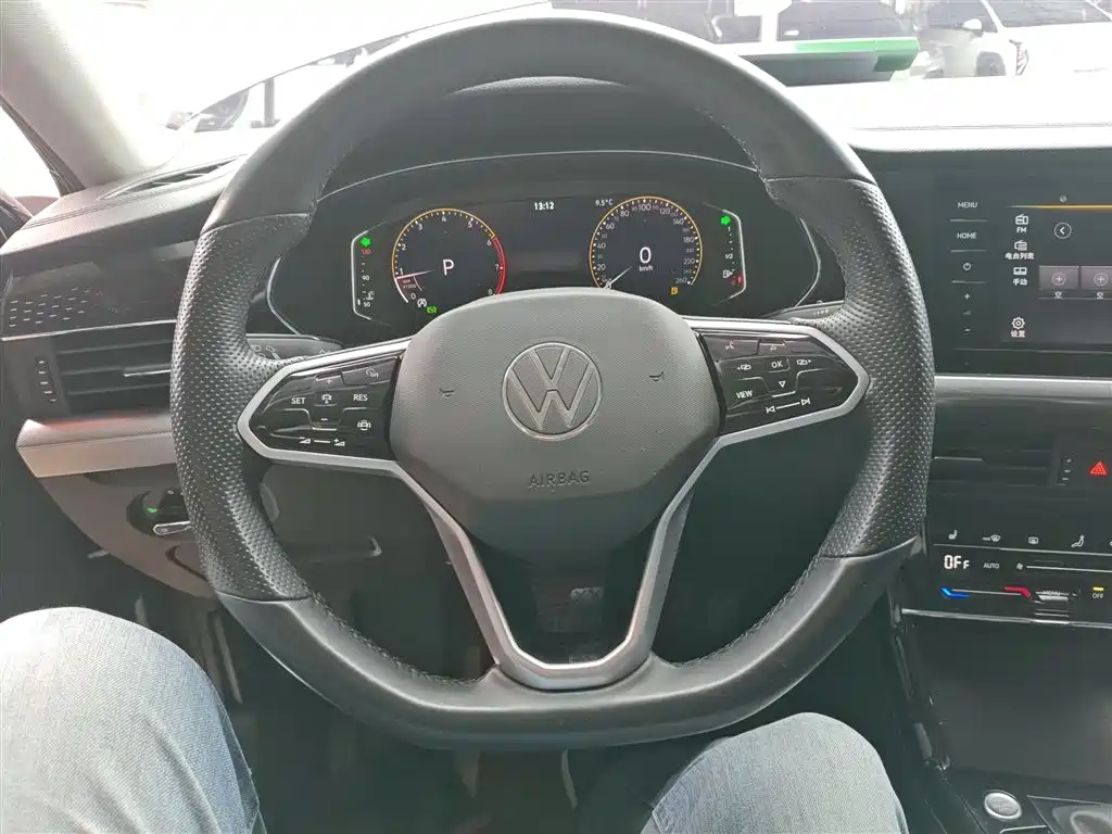 Volkswagen Passat 2023 — фото 11