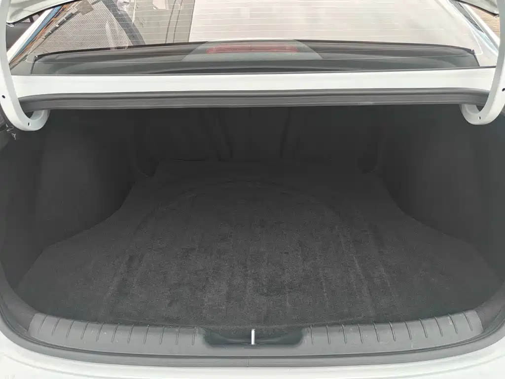 Hyundai Elantra 2023 — фото 15