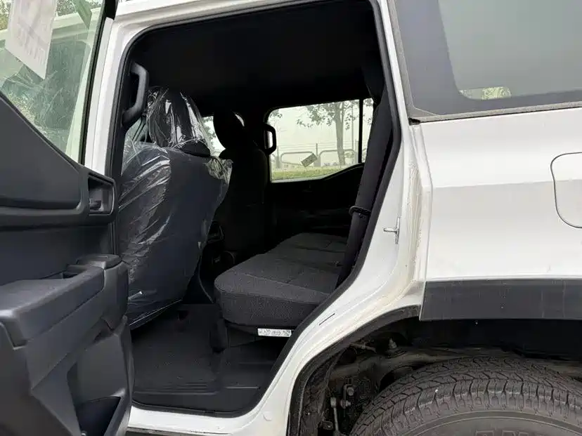 Toyota Prado — фото 13