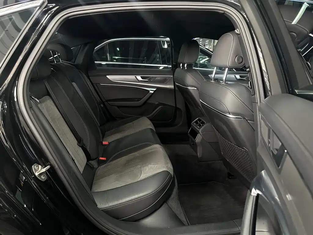Audi A6L New Energy 2021 — фото 11