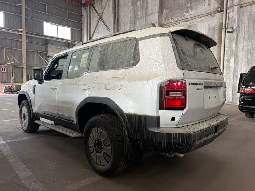 Toyota Prado — фото 17
