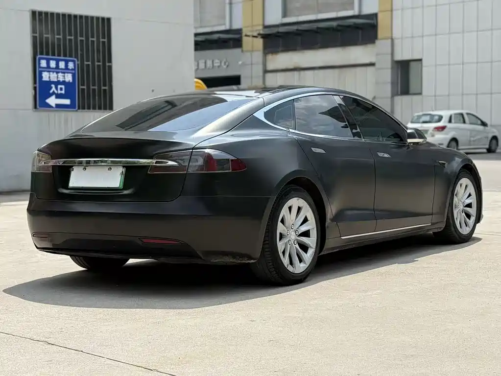 Tesla Model S 2017 — фото 7