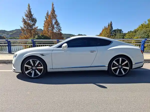 Bentley Continental 2016