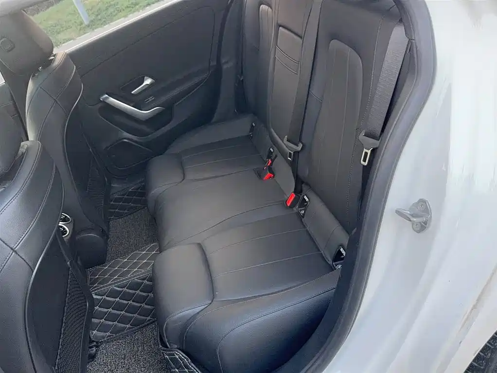 Mercedes-Benz A-Class 2021 — фото 13