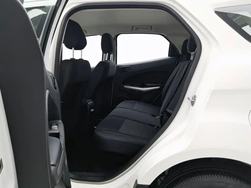 Ford EcoSport 2018 — фото 15