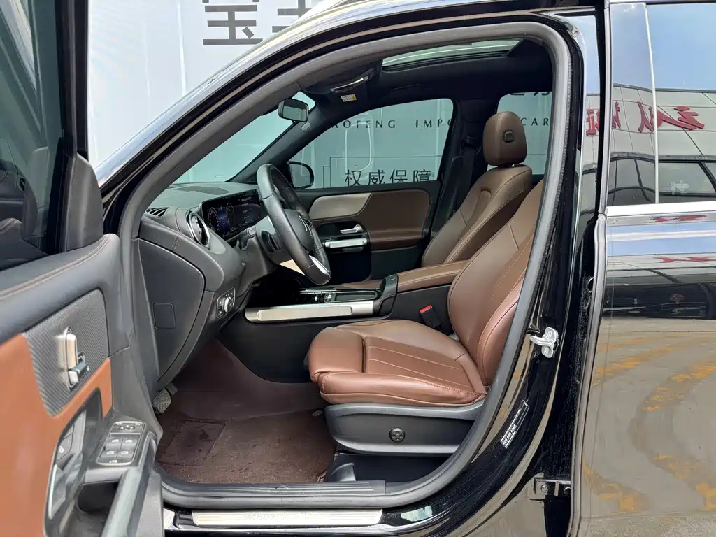 Mercedes-Benz GLB 2023