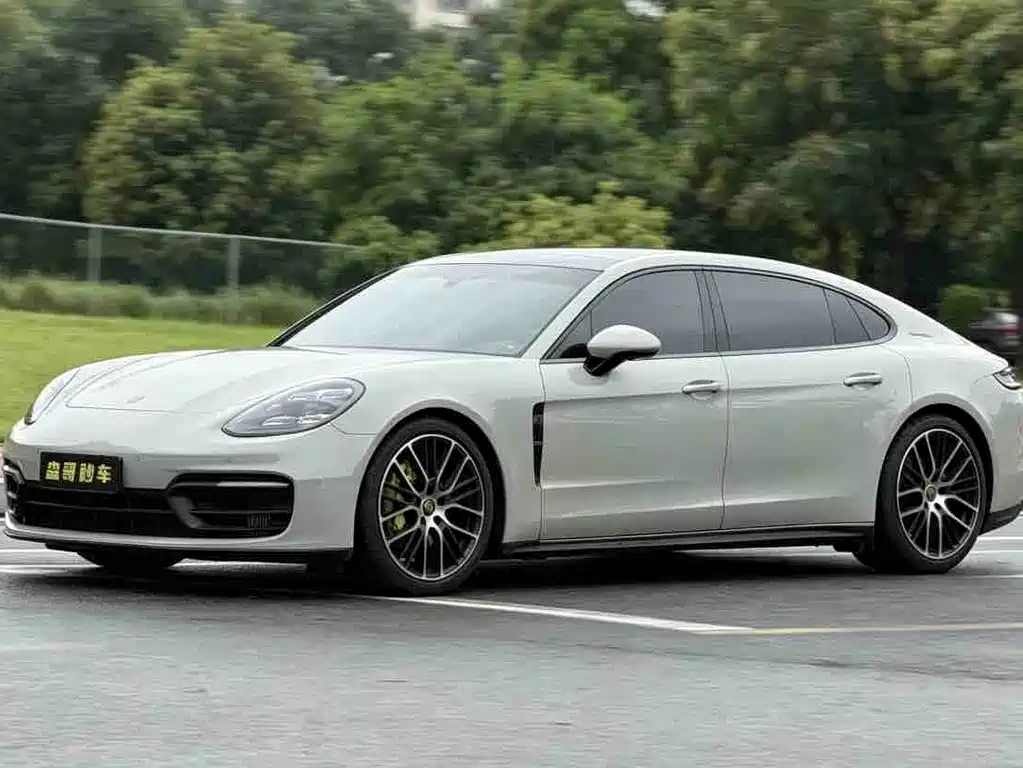 Porsche Panamera 2024 — фото 1