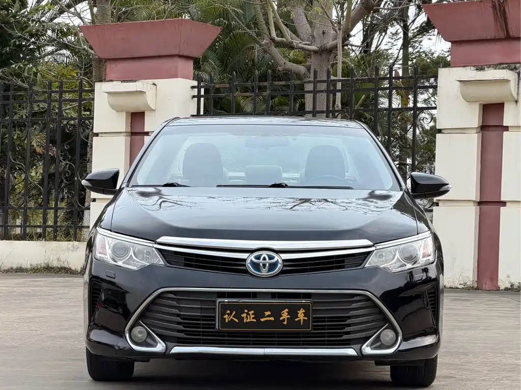 Toyota Camry 2016 — фото 2