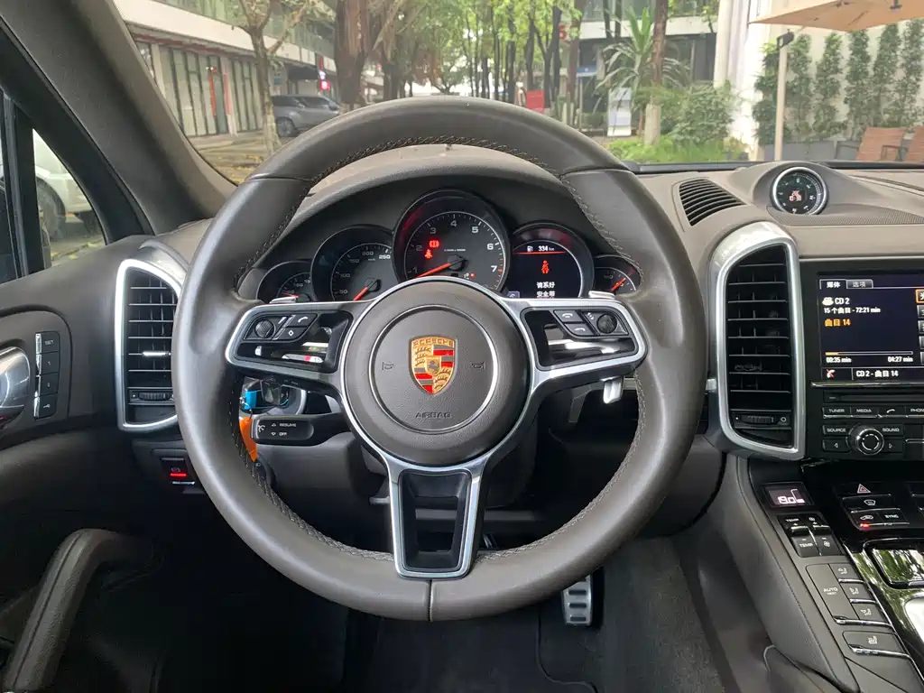 Porsche Cayenne 2015 — фото 10