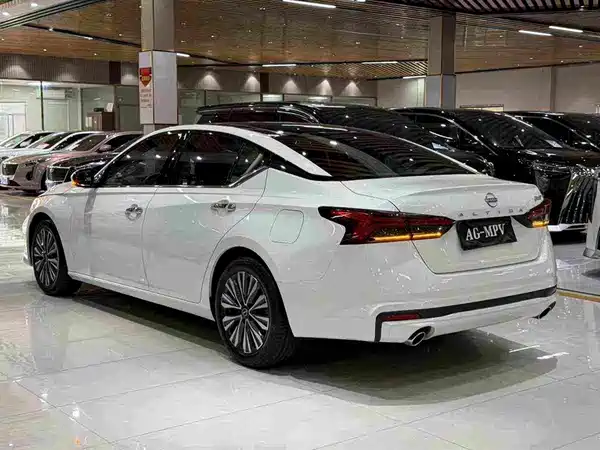 Nissan Teana 2023
