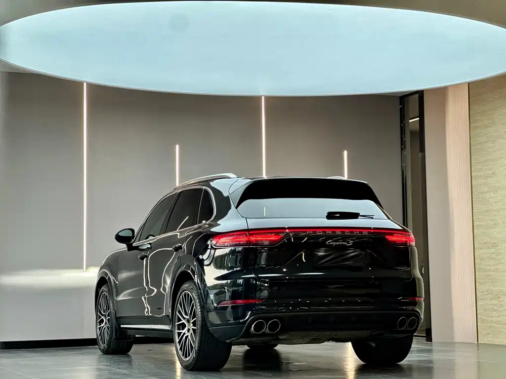 Porsche Cayenne 2021 — фото 10