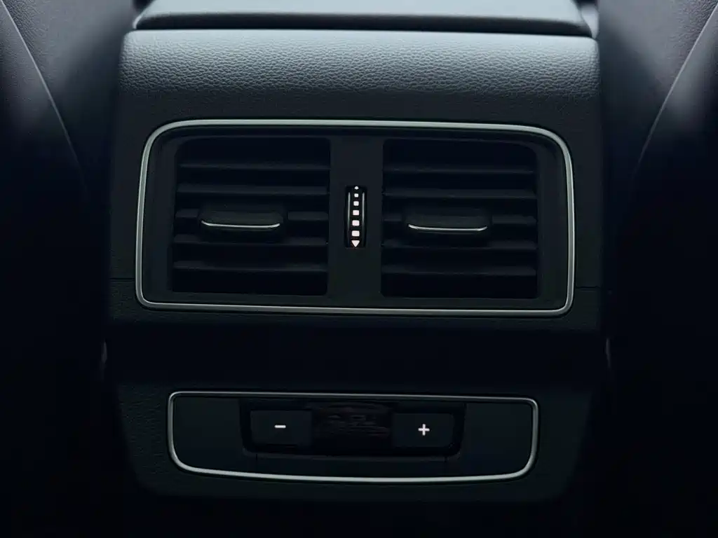 Audi Q5L 2022 — фото 14