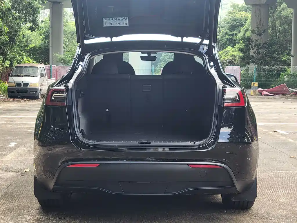 Tesla Model Y 2023 — фото 18