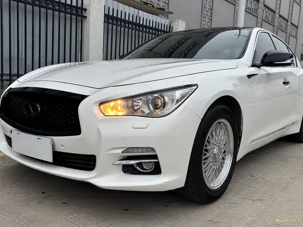 Infiniti Q50 2014