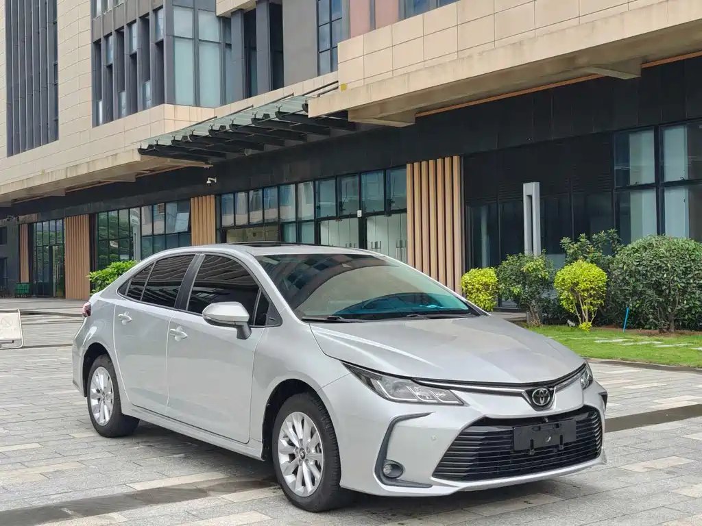 Toyota Corolla 2021 — фото 1