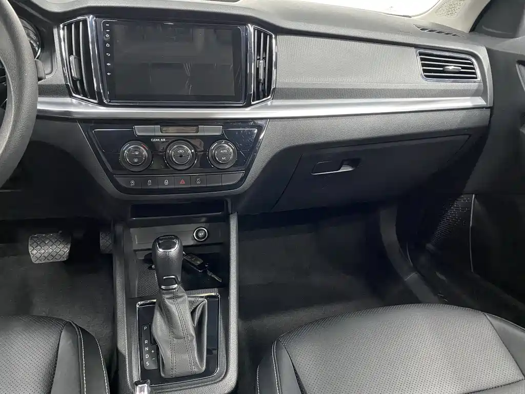 Skoda Kamiq 2023 — фото 11