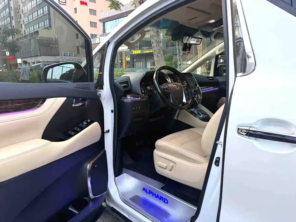 Toyota Alphard 2021 — фото 7