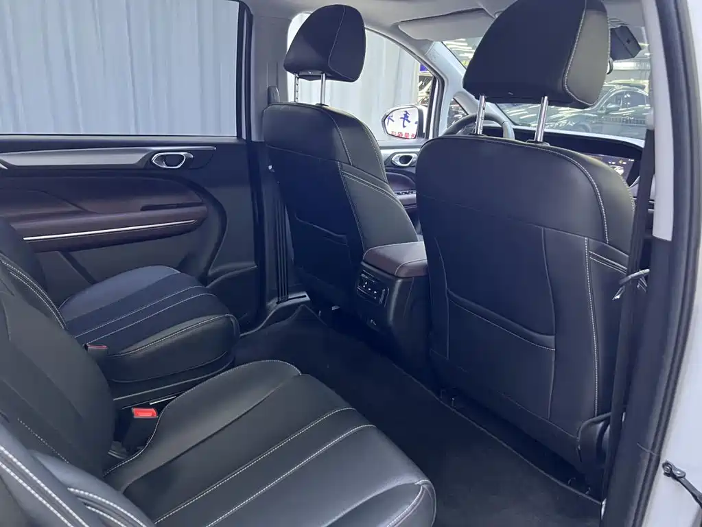 GAC Motor Trumpchi M6 2025 — фото 16