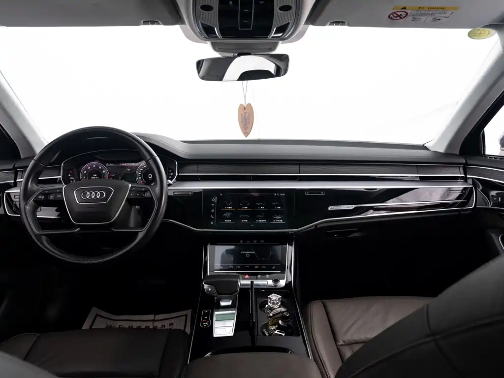 Audi A8 2020 — фото 14