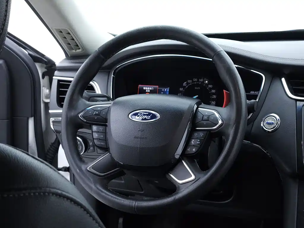 Ford Taurus 2017 — фото 15