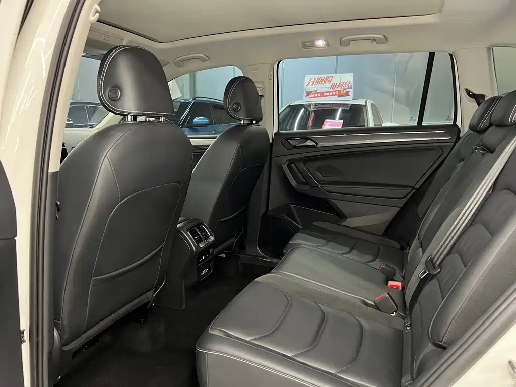 Volkswagen Tiguan L 2021 — фото 11