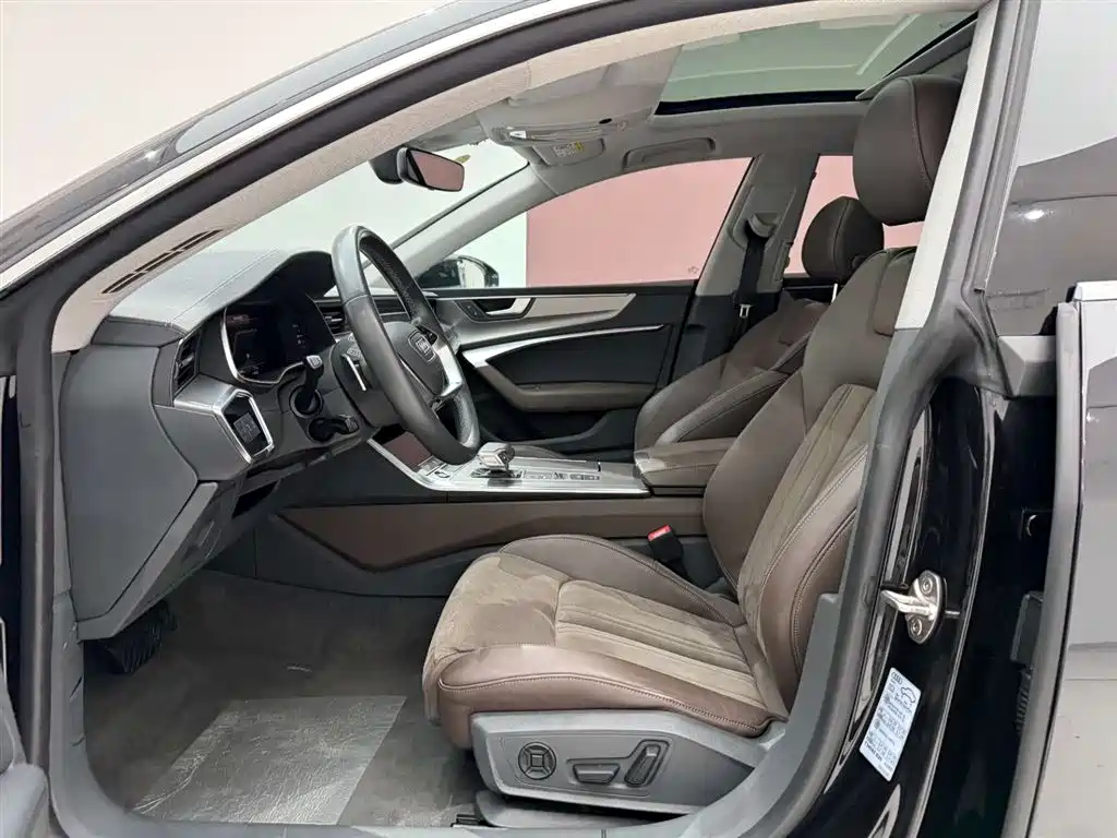 Audi A7L 2022 — фото 15