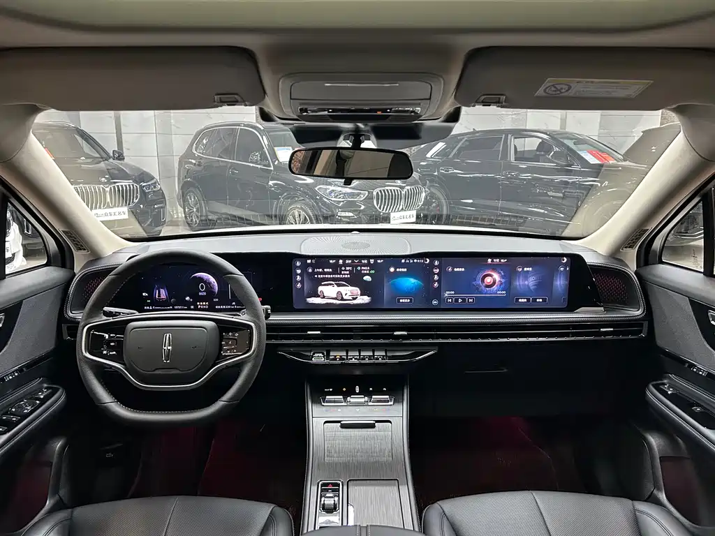 Lincoln Corsair 2025 — фото 17