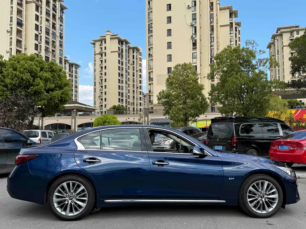 Infiniti Q50L 2019 — фото 17