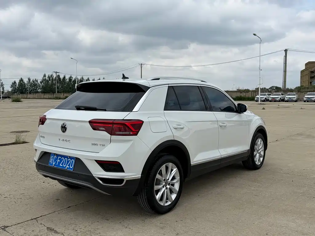 Volkswagen T-Roc 2023 — фото 7