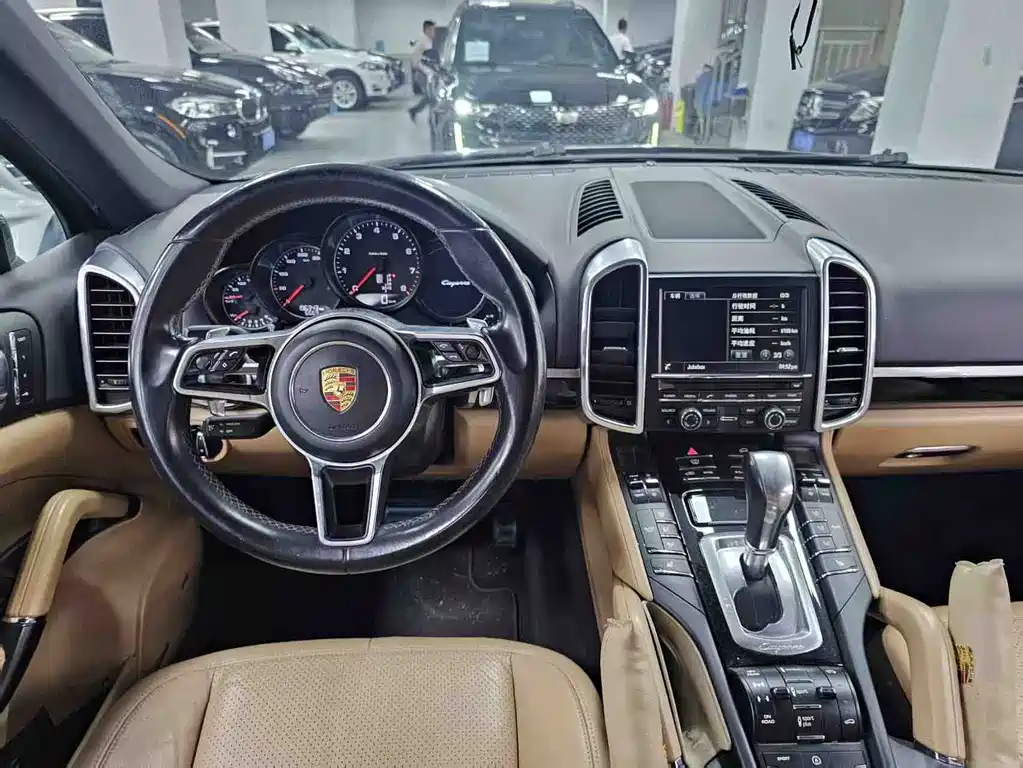 Porsche Cayenne 2015 — фото 6